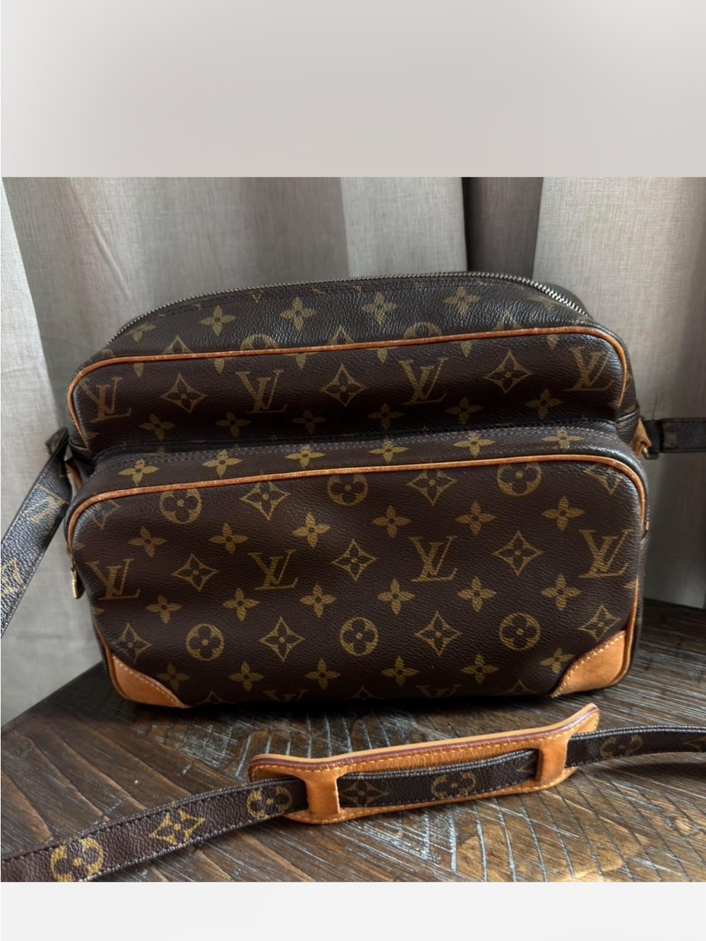 Louis Vuitton nilet Brown Monogram Canvas Messenger Bag